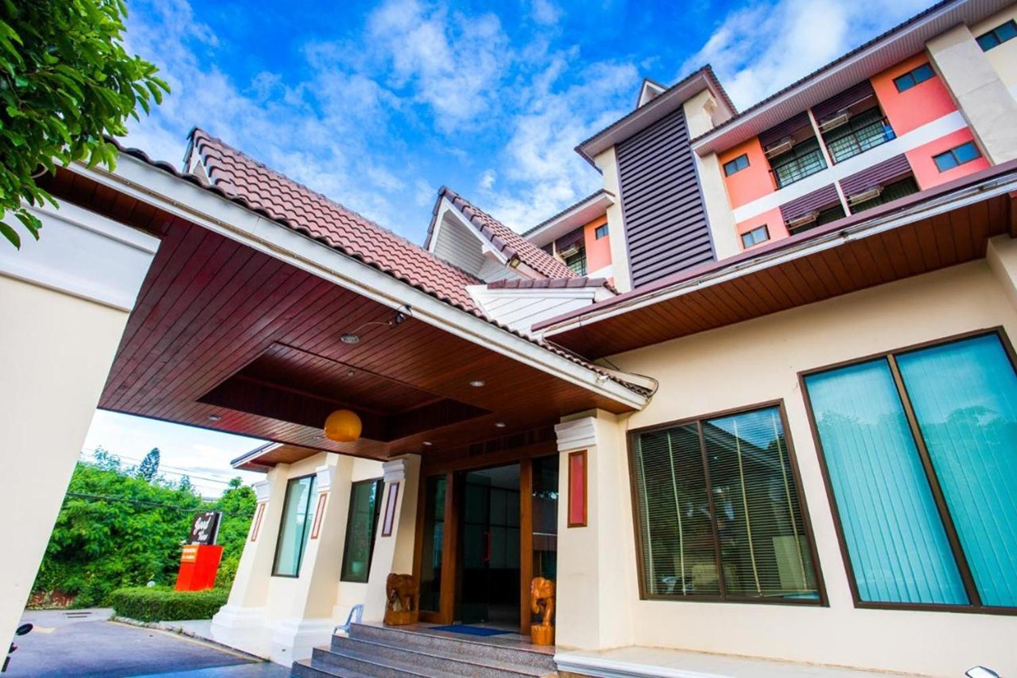 Good View Residence Lampang Esterno foto